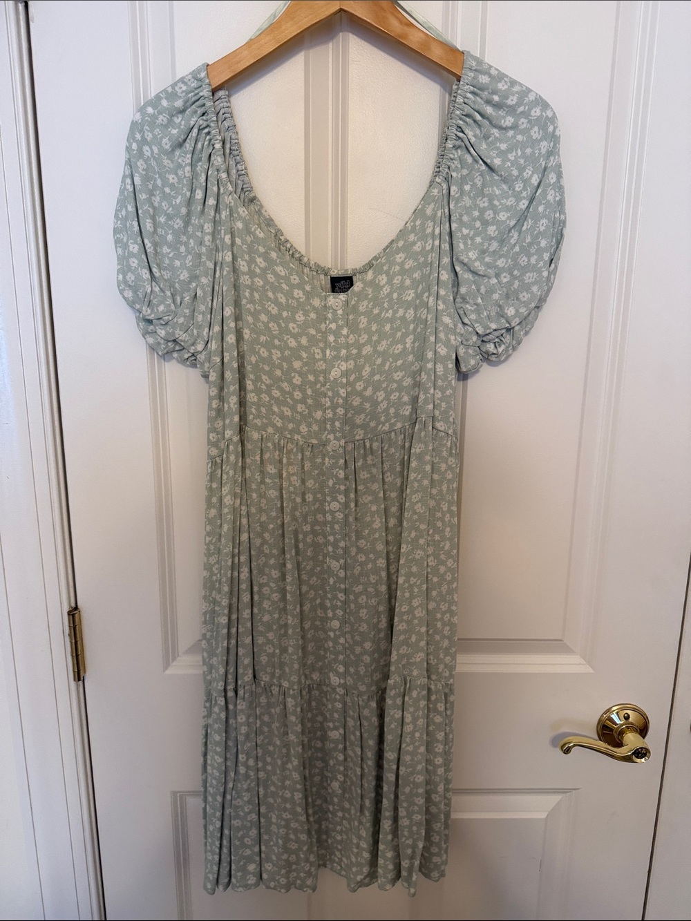 wild fable Sage Green Floral Puff-Sleeve Midi Dress
